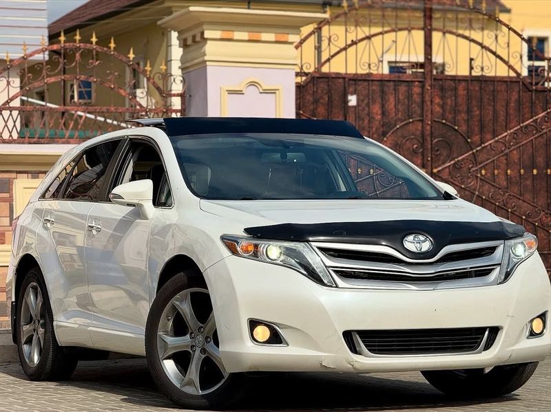 Thumbnail 8 of 2015 Toyota Venza LE